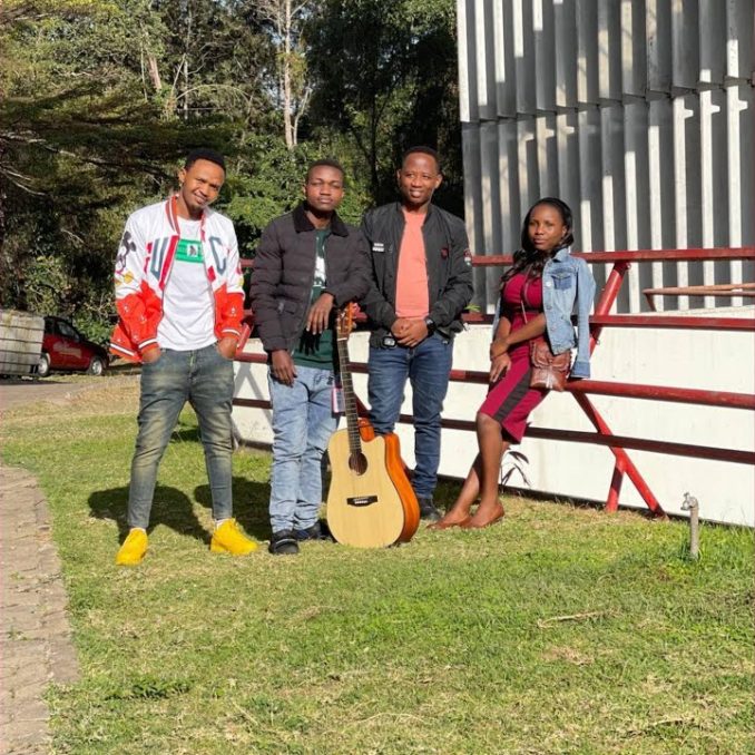 Emanuel Nicarios - Mlinzi wangu by voice of hope